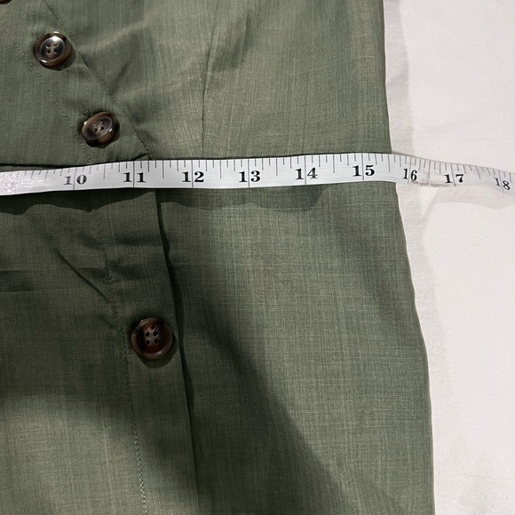 💚NWT,Cupshe,Olive Green Lightweight Dress, Asymmetrical Wooden Buttons,Size L - Picture 7 of 11